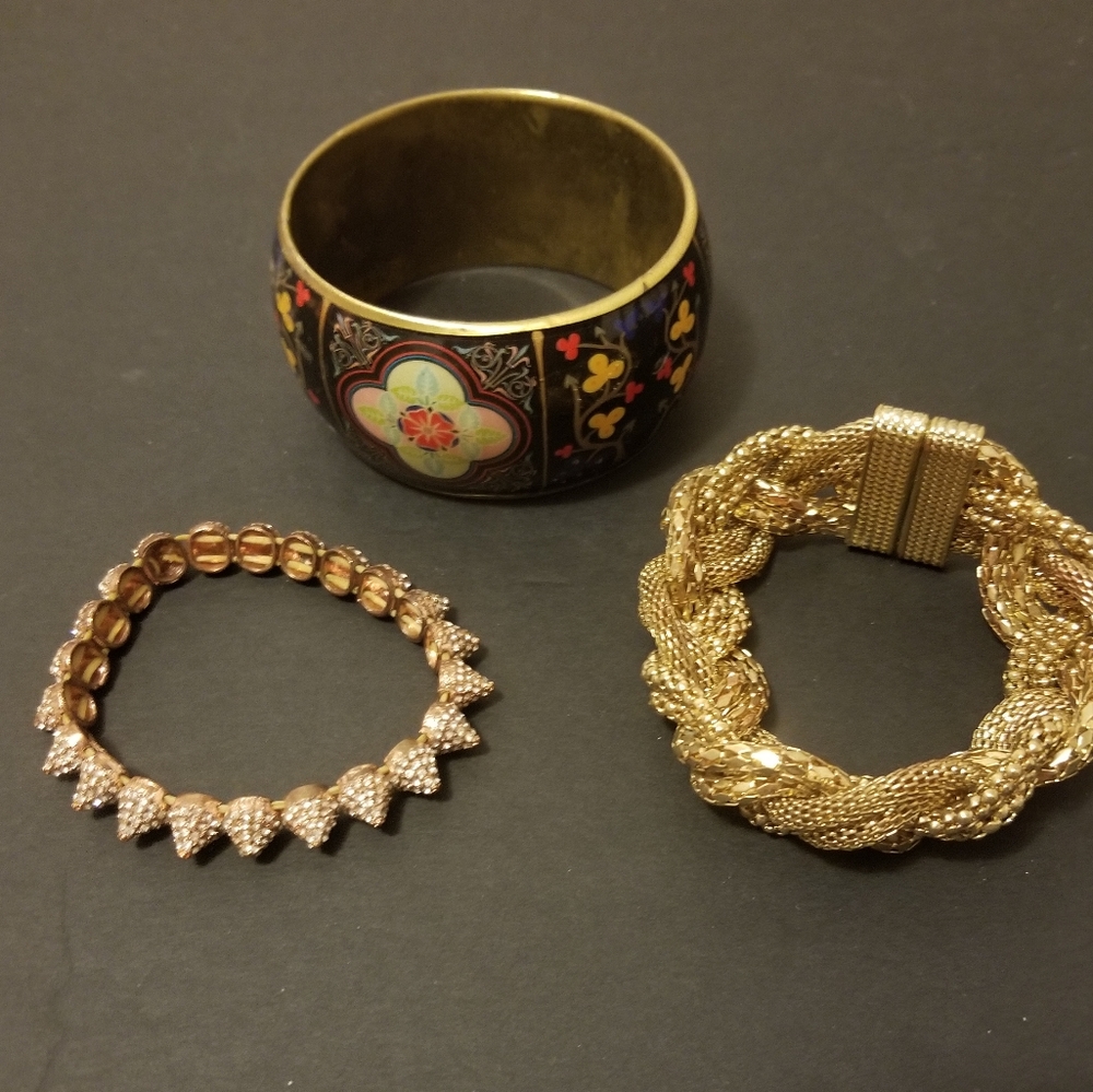 3 Bracelets